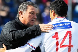 El Dr. Raúl Moller y Gonzalo Porras, saludo de ex pedrenses.