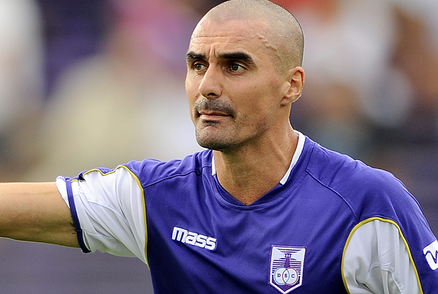 Nicolás Correa terminó sentido y la resonancia magnética comprobará el grado de la lesión.