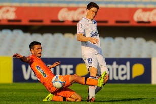 "Los triunfos son siempre bienvenidos" señaló Santiago Romero que en la incidencia deja fuera de acción a Richard Pellejero.