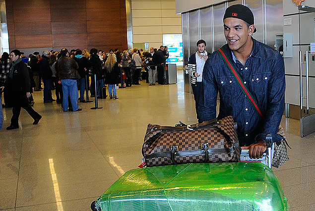 El arribo de Diego Polenta al aeropuerto de Carrasco. 