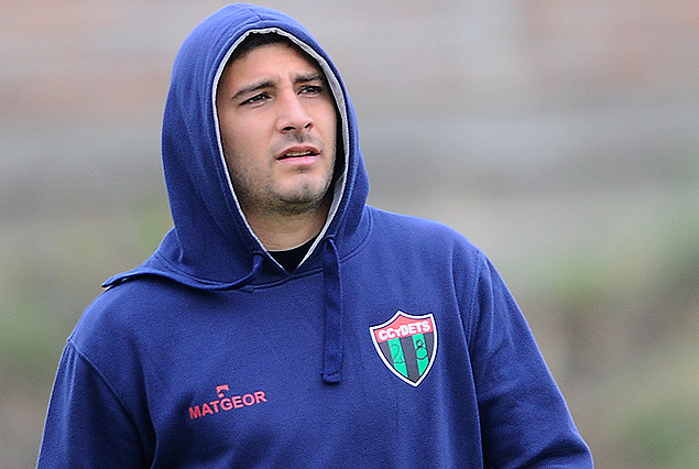 Brian Uribe está golpeado y esperan su evolución.