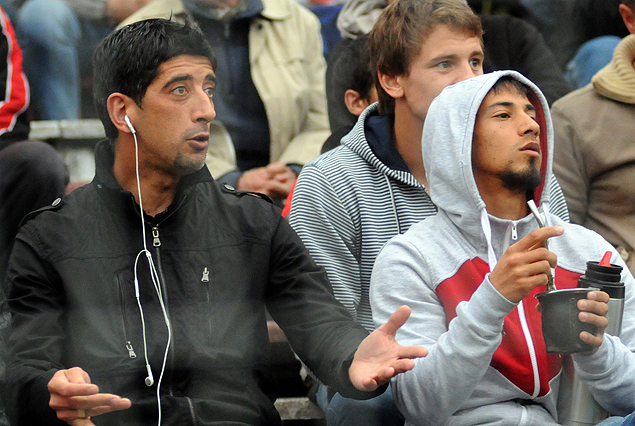 Christian "Kily" González y Jonathan Ramírez en la Tribuna del Saroldi.