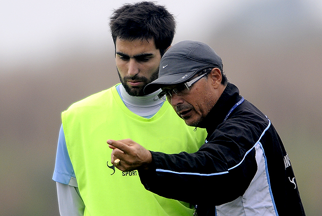 Rodrigo Pastorini y el técnico Alfredo Arias. Este, quiere tener una decisión del jugador, si se queda o se va.