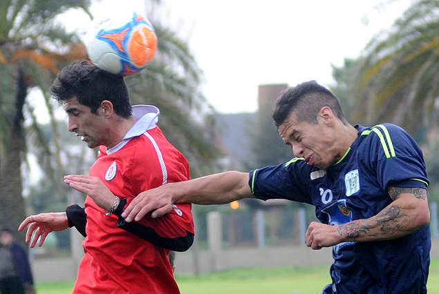 Incidencia del encuentro entre River Plate y Racing, disputado en la Escuela Naval, con triunfo darsenero 3:1.