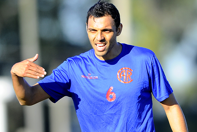 Anderson Silva es la posible variante en el mediocampo. 