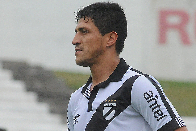 Fabián Canobbio será enyesado por la rotura parcial del Tendón de Aquiles. 