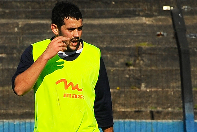 Carlos Keosseian pieza firme en Atenas. 