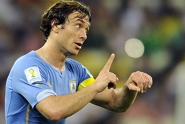 Diego Lugano jugó el partido por la Paz en Roma. 