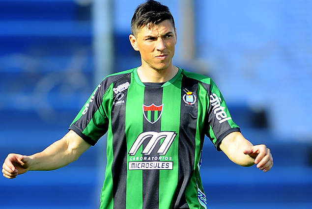 Santiago Fosgt, con un corte en la cabeza sin importancia, juega frente a Fénix.