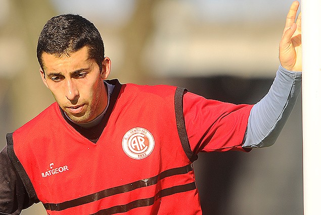 Andrés Silva libre de Rentistas llega a los "patas blancas".