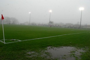 Los focos encendidos en el Estadio Artigas de Las Piedras. 
