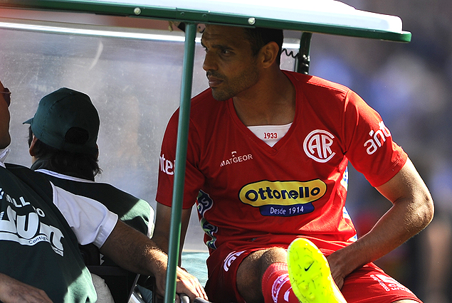 Anderson Silva, el brasileño con mucha trayectoria en Europa, se lesionó y deberá responder a una ecografía.