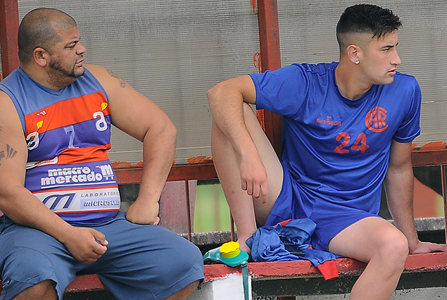 Erick Cabaco en recuperación junto a Juan José Díaz. 