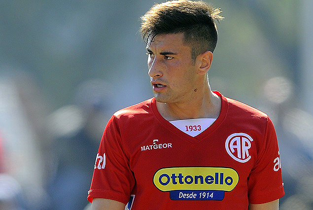 Erik Cabaco, será baja en el rojo, ya que viajó con la Selección Sub 20, que se prepara para el Sudamericano.