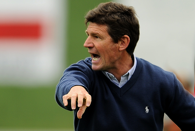 Fernando Curutchet, entrenador de Defensor Sporting, de punta al gran momento del equipo.