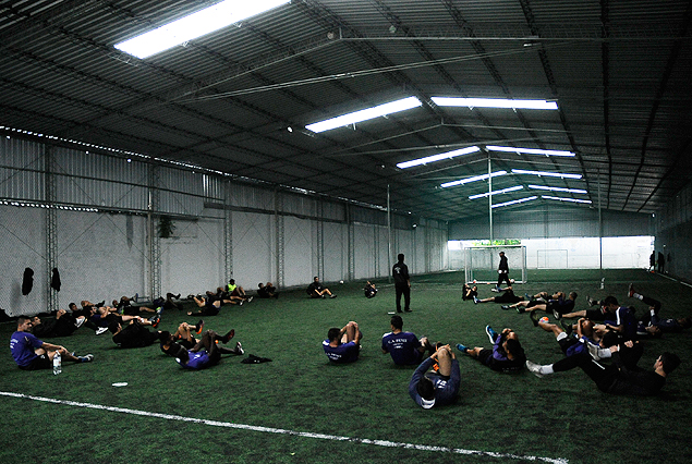 Trabajo en cancha de fútbol cinco para el plantel albivioleta este miércoles por la mañana. 