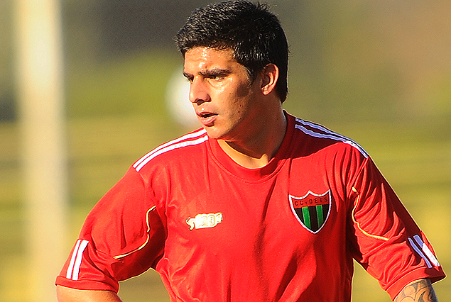 Yefferson Moreira en el lateral izquierdo de El Tanque Sisley.