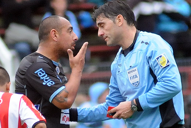 Pablo Melo al margen por expulsión.