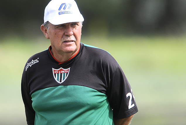 Raúl Moller, el técnico que con viruta le hace una planchada.