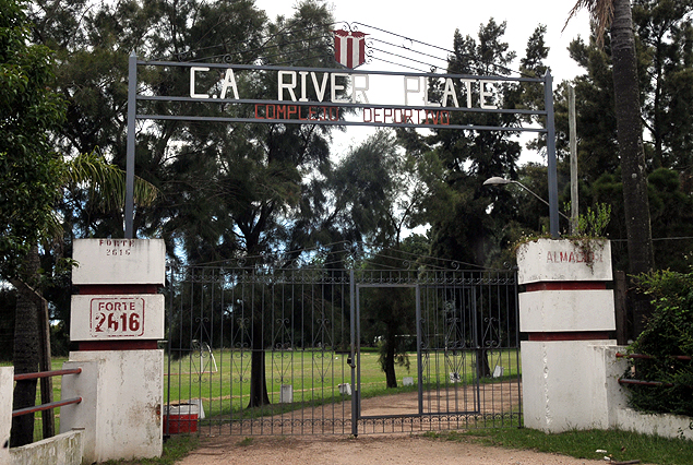Complejo de River Plate en Villa Colón.