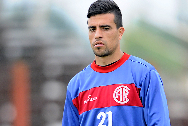 Sebastián Ramírez, uno de los cuatro defensas lesionados que no pudo hacer fútbol con la Cuarta este viernes.