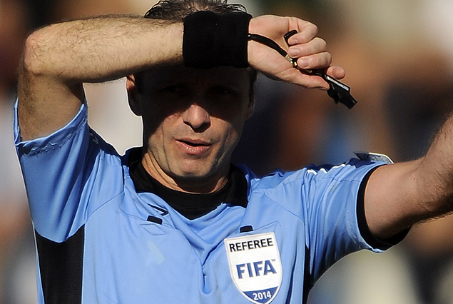 Martín Vázquez fue el árbitro de Fénix y Wanderers.