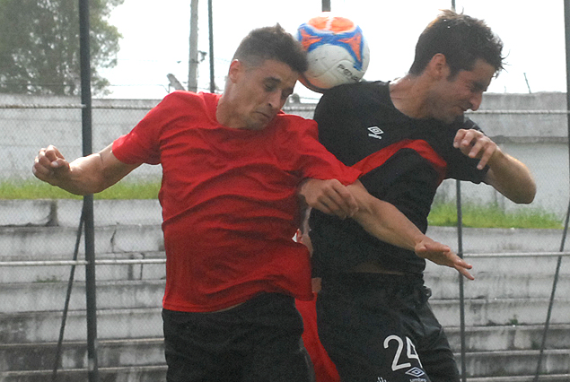 Emiliano García y Matías Castro en el cabeza a cabeza en Jardines.