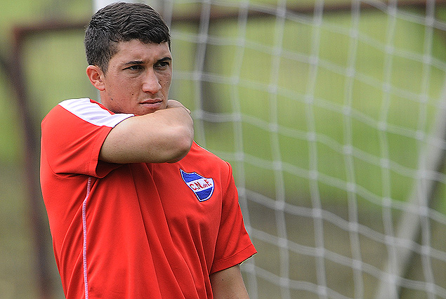 Alfonso Espino confirmado en el lateral izquierdo de los tricolores.