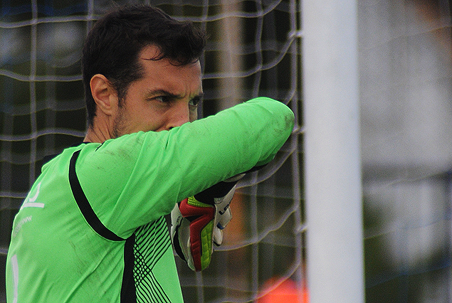 Fabián Carini al arco de Juventud y el viernes definen su actuación.