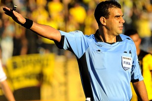 Christian Ferreyra de polémico arbitraje, dirigió sin intercomunicador.