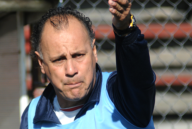 Edgardo Arias, entrenador de Atenas, el equipo revelación del Apertura.
