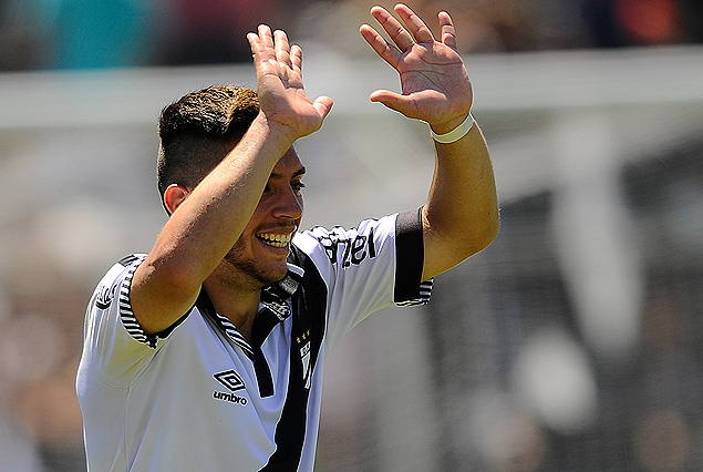 Ignacio González festeja su golazo.