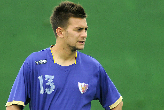 Gonzalo Papa en los titulares de Fénix.