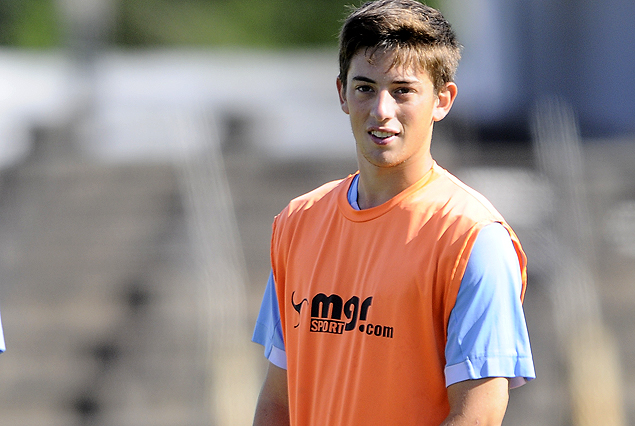 Matías Santos en la cancha, recuperado de la lesión.