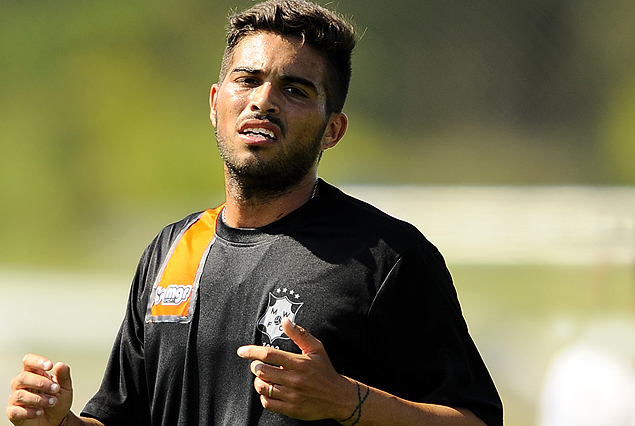 Nicolás Albarracin está con fiebre y aguardan su recuperación.