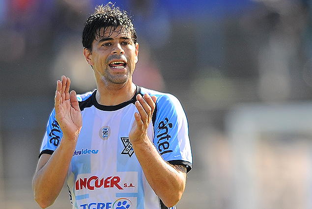 Carlos Grossmüller juega el domingo y su futuro apunta a Perú.