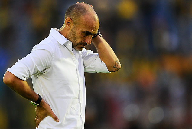 Paolo Montero en el final de la derrota de Peñarol con Racing.