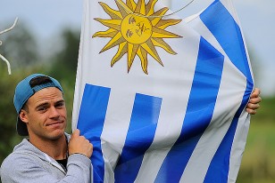 "Es un jugador distinto, de los que marcan la diferencia", dijo Nahitan Nandez de Gastón Pereiro.