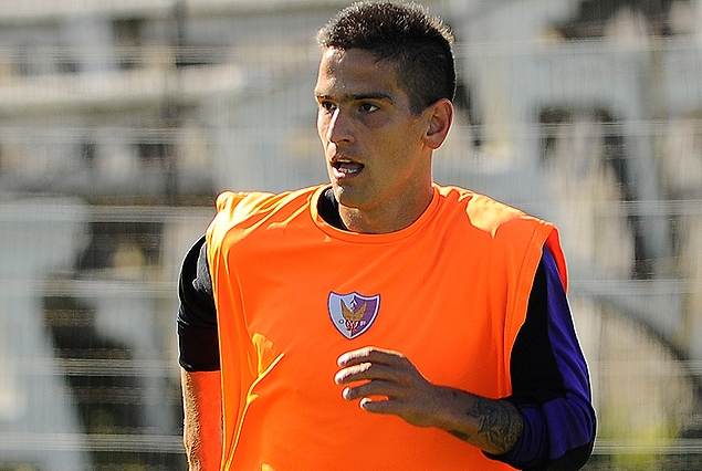 El argentino Juan Angel Neira, uno de los tantos extranjeros que tendrá el domingo frente a los albicelestes.