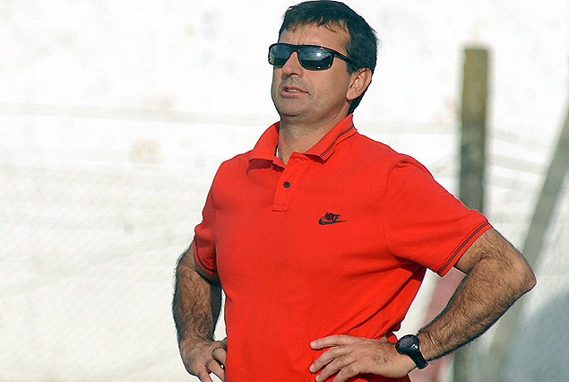 Prof. Jorge Castelli, entrenador de Tacuarembó FC.