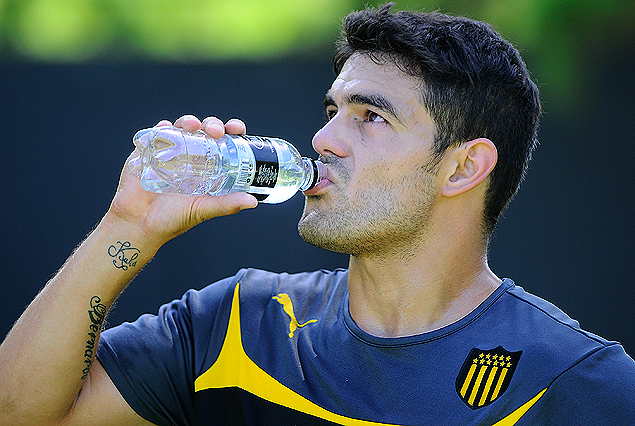 Luis Aguiar en el trago dulce de su regreso a Peñarol. 