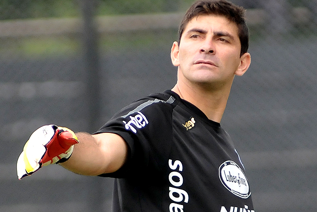 Alvaro García al arco del verdinegro.