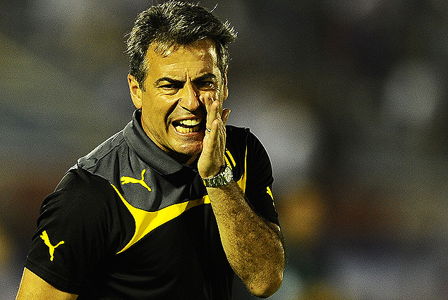 Pablo Bengoechea, el técnico de Peñarol, dirigió su primer clásico que terminó en derrota. 