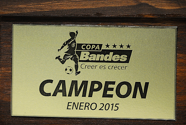 El lunes comienza la Copa Bandes en el Estadio Centenario con Peñarol - Nacional, el gran clásico a las 22:00. 