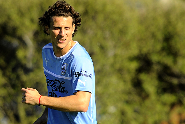 Diego Forlán, trabaja en el Charrúa donde está realizando la pretemporada Atenas. 