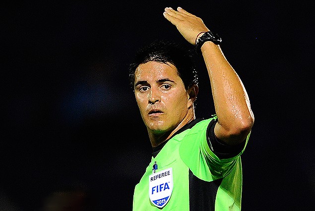 Jonathan Fuentes, nuevo árbitro internacional FIFA, juez del clásico del domingo 18.