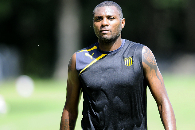 Marcelo Zalayeta y "Tony" Pacheco no juegan el domingo. 