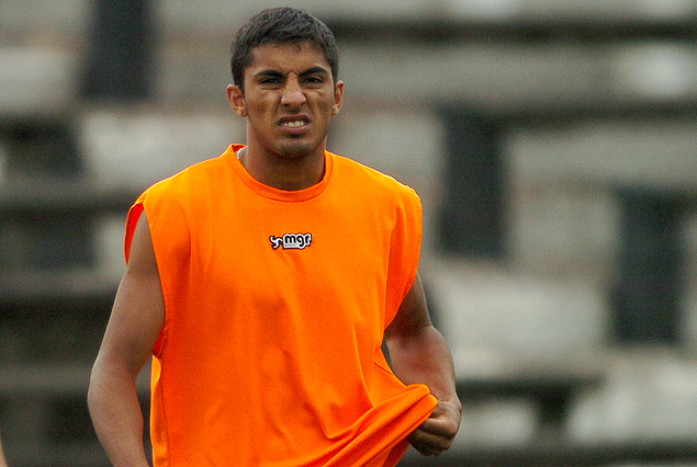 "Maxi" Olivera entrenó con rutina diferente a sus compañeros pensando en la recuperación.