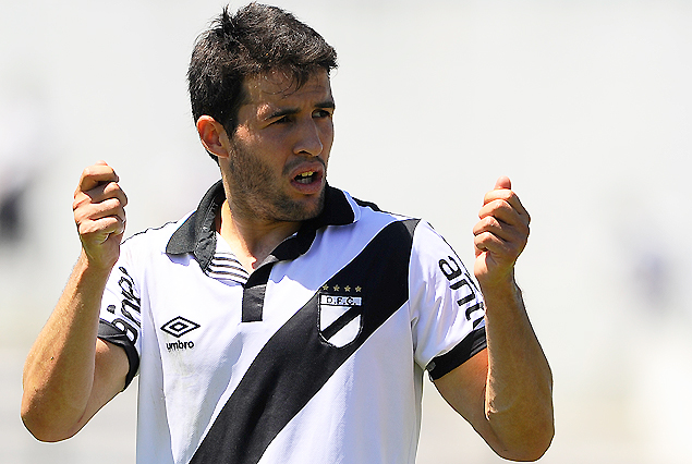 ¿Cuál será el destino de Camilo Mayada? Varios equipos pretenden hacerse de sus servicios.