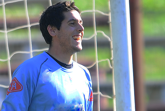 Danilo Suárez, viajó a Montevideo para firmar con Miramar Misiones. Antes tiene que solucionar su situación con River Plate que es dueño de su ficha.